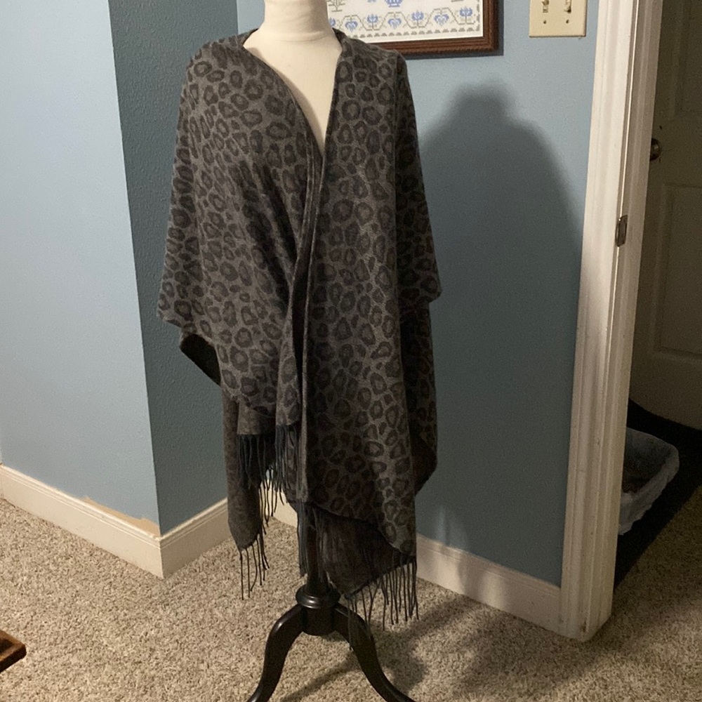 Woolrich sweater wrap